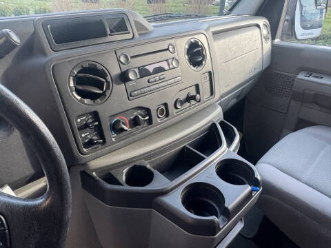 2010 Ford E-Series E-350 SD XLT