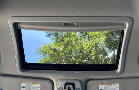 2015 Toyota Sienna XLE 7-Passenger Auto Access Seat