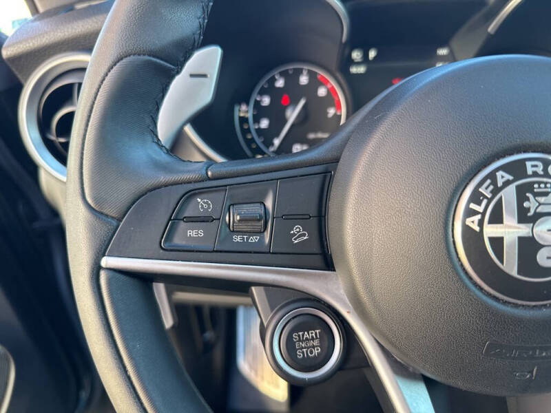 2019 Alfa Romeo Stelvio Sport