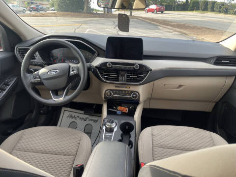 2020 Ford Escape SE