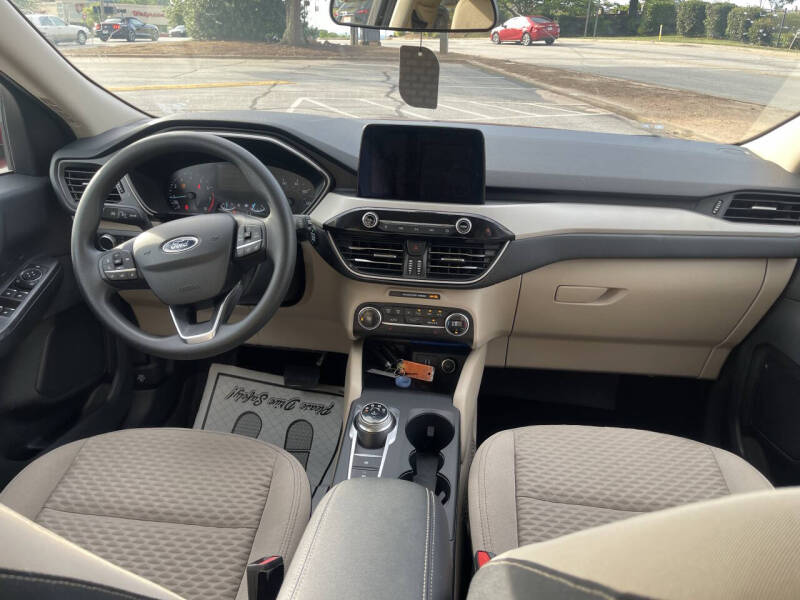 2020 Ford Escape SE