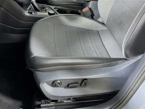 2023 Volkswagen Taos SE 4Motion