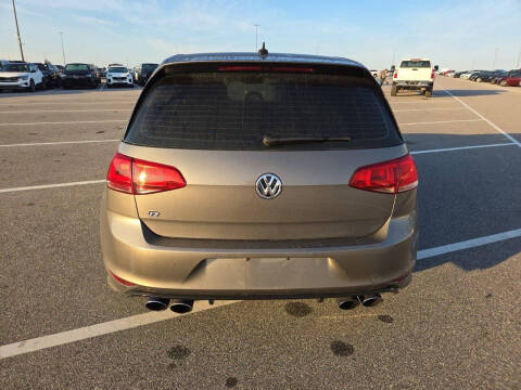 2017 Volkswagen Golf R 4Motion