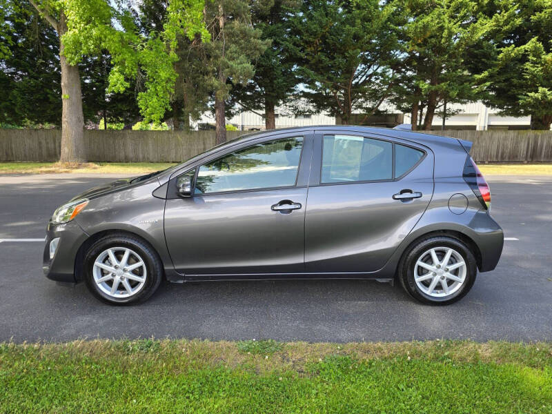2016 Toyota Prius c One