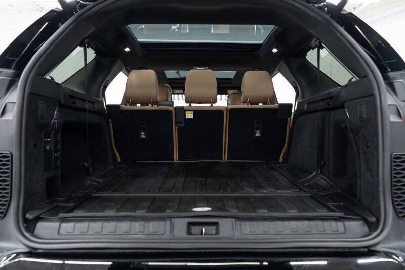 2023 Land Rover Discovery P300 S R-Dynamic