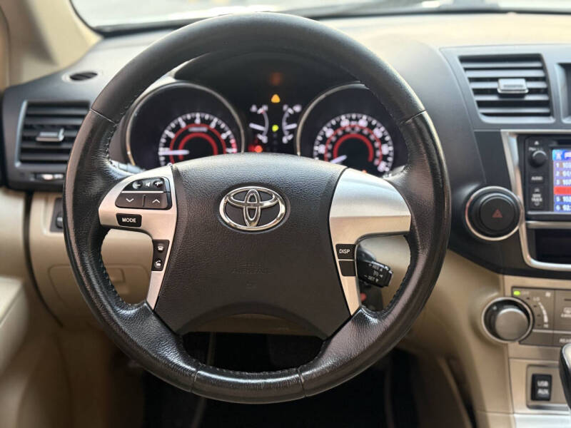 2013 Toyota Highlander Plus