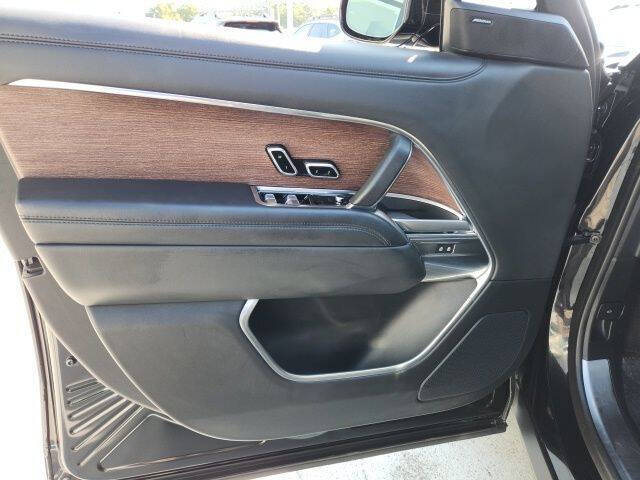 2023 Land Rover Range Rover P530 SE LWB