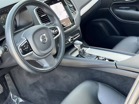 2022 Volvo XC90 T5 Momentum