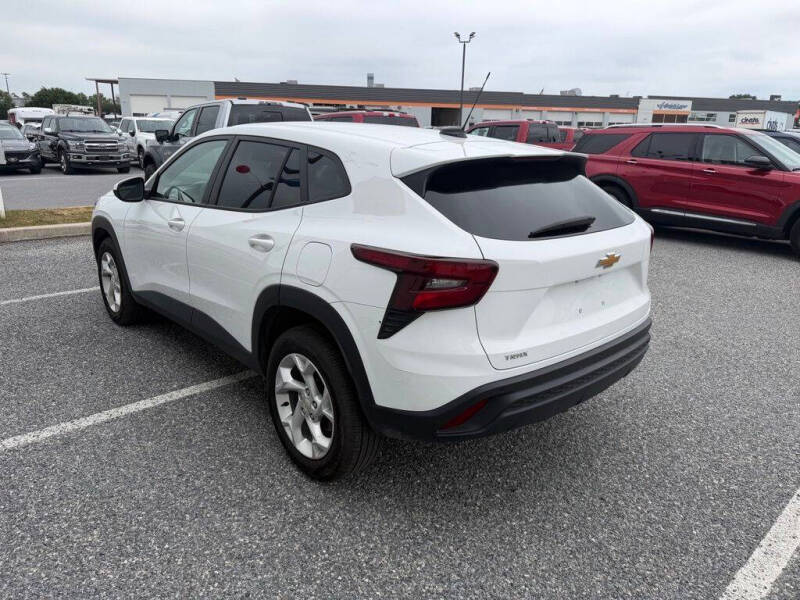 2025 Chevrolet Trax LS