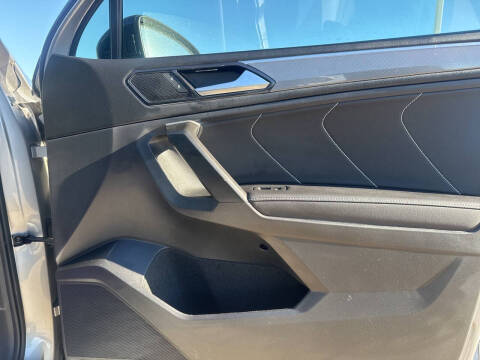 2024 Volkswagen Tiguan SE R-Line Black