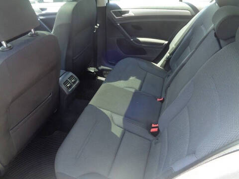 2016 Volkswagen Golf TSI SE