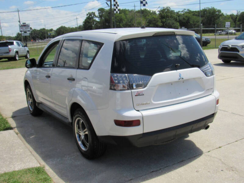 2009 Mitsubishi Outlander ES