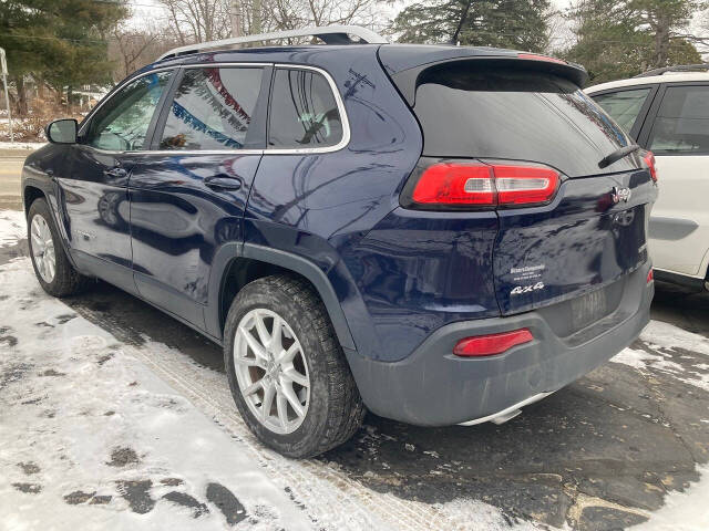 2014 Jeep Cherokee for sale at Chuckie Bizzarro's Fleetwing Auto in Erie, PA