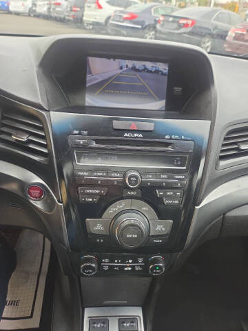 2013 Acura ILX 2.0L w/Tech