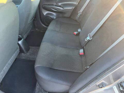 2012 Nissan Versa 1.6 SV