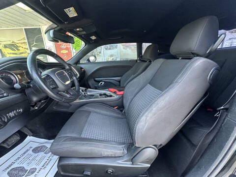 2016 Dodge Challenger SXT