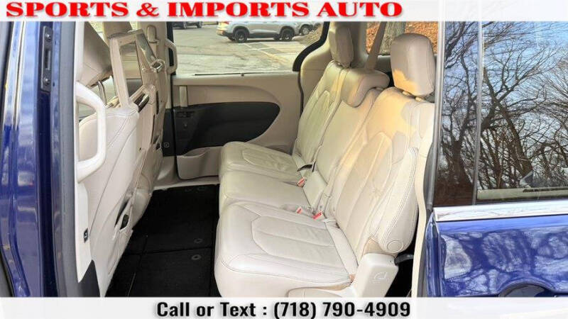 2017 Chrysler Pacifica Touring-L Plus