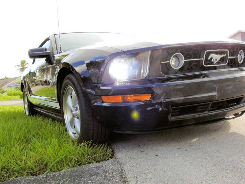 2009 Ford Mustang V6 Deluxe