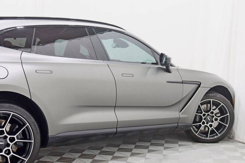 2021 Aston Martin DBX