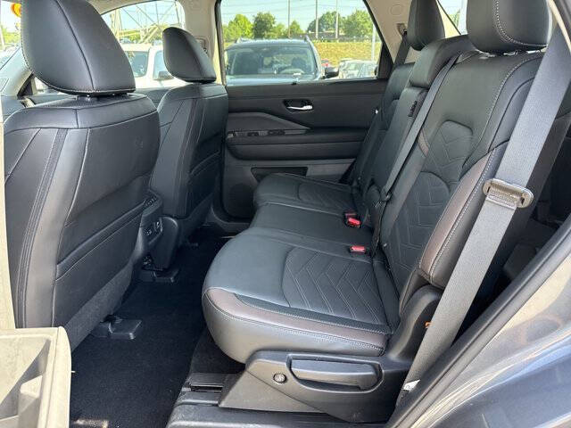 2025 Nissan Pathfinder Platinum