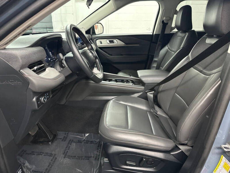 2025 Ford Explorer Active