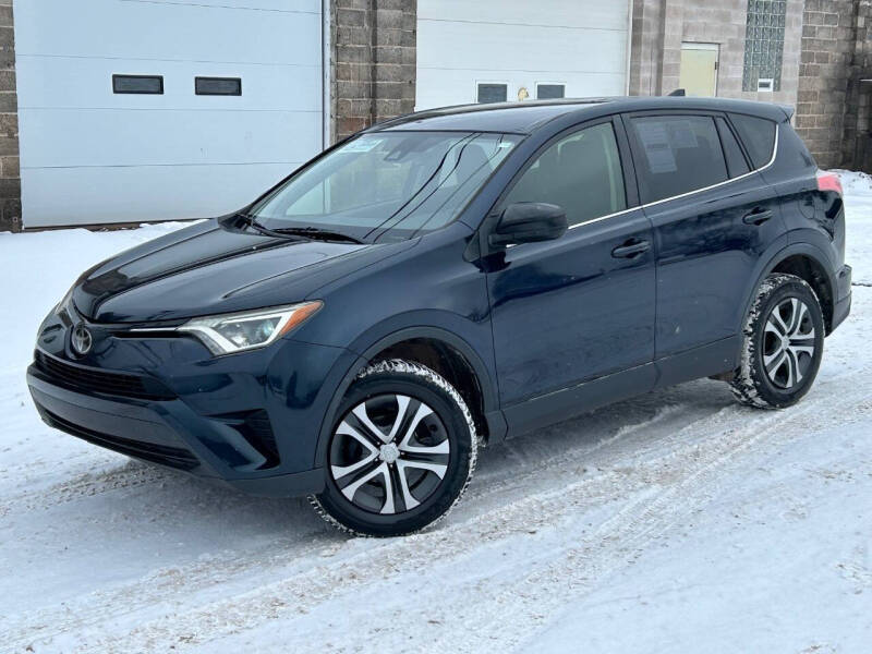 2018 Toyota RAV4 LE's photo