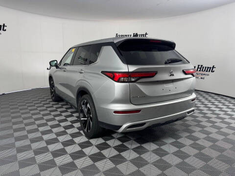 2024 Mitsubishi Outlander SE