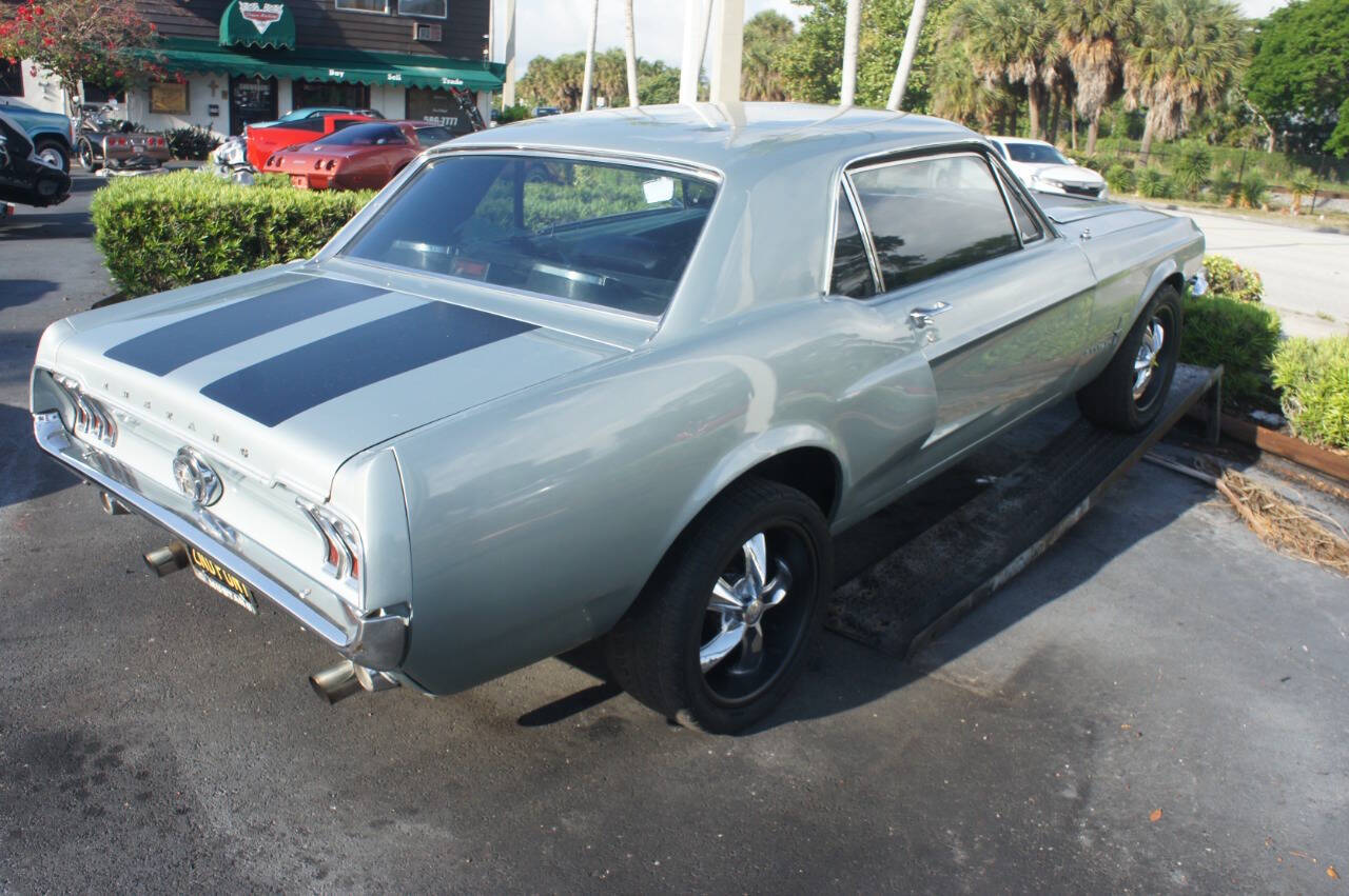 1967 Ford Mustang 4