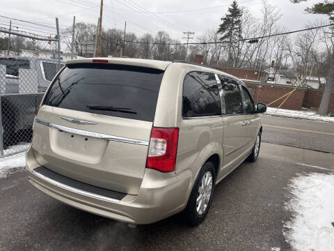 2016 Chrysler Town and Country Touring
