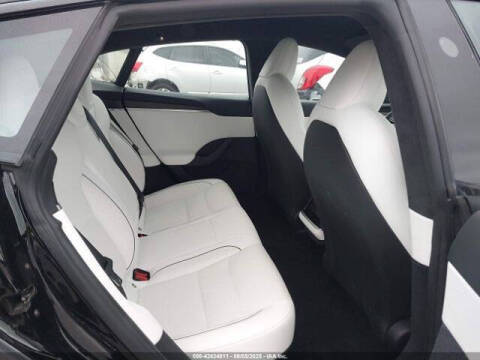 2022 Tesla Model S Plaid
