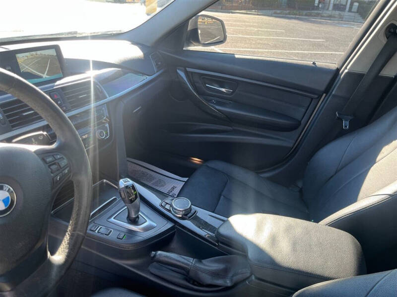 2017 BMW 3 Series 320i