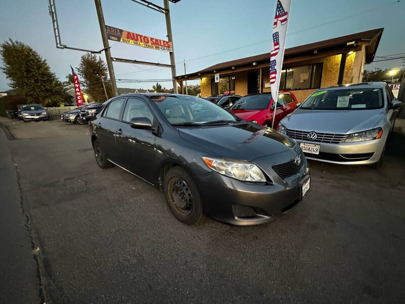 2010 Toyota Corolla LE photo 4