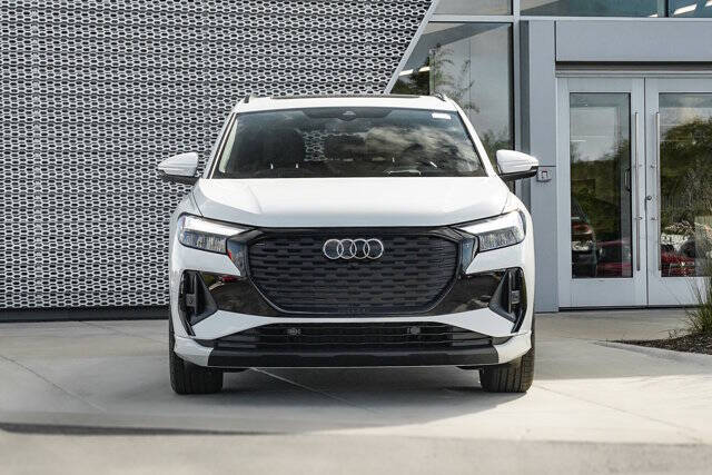 2024 Audi Q4 e-tron quattro Premium Plus 55
