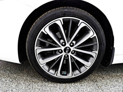 2017 Kia Cadenza Premium