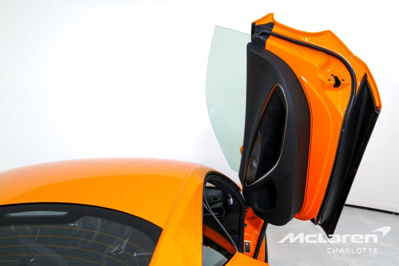 2024 McLaren Artura