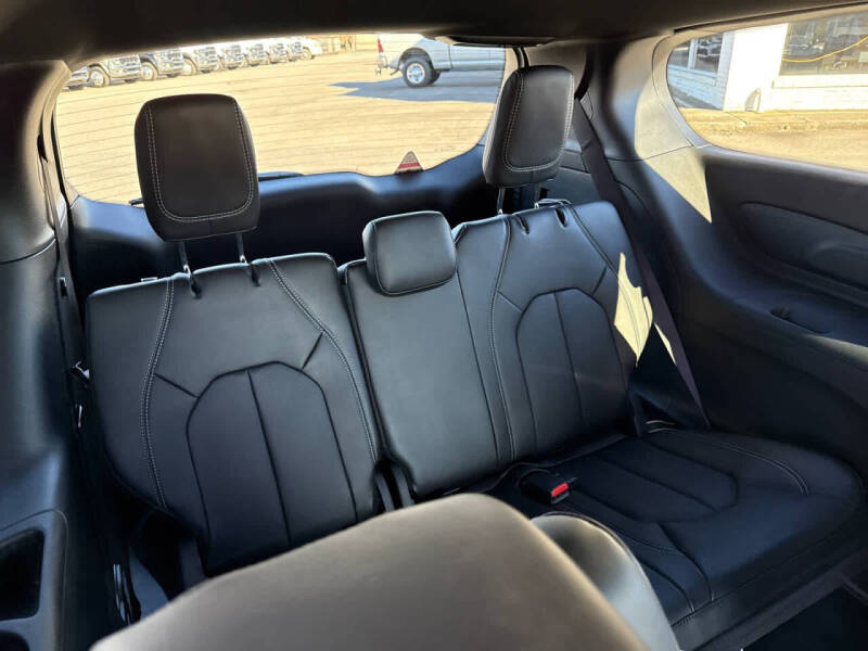 2026 Chrysler Voyager LX