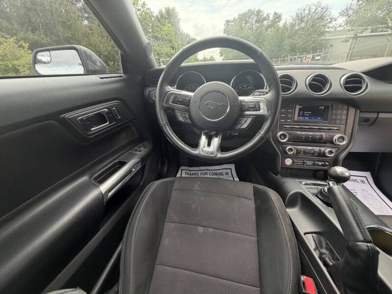 2017 Ford Mustang V6