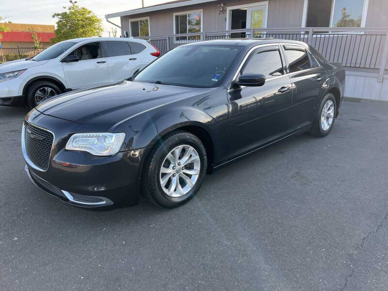 2015 Chrysler 300 Limited