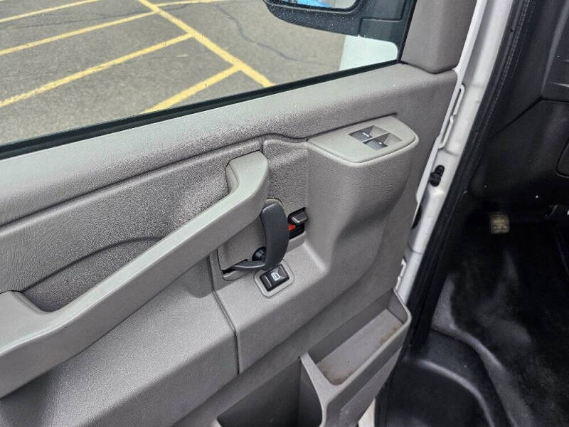 2017 Chevrolet Express 2500