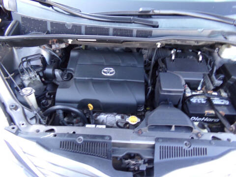 2011 Toyota Sienna XLE 7-Passenger Auto Access Seat