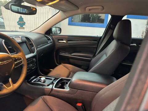 2023 Chrysler 300 Touring