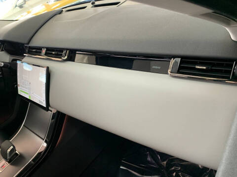 2025 Land Rover Range Rover Velar P250 Dynamic SE