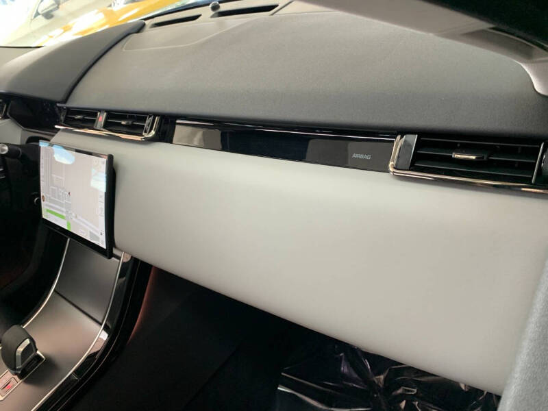 2025 Land Rover Range Rover Velar P250 Dynamic SE