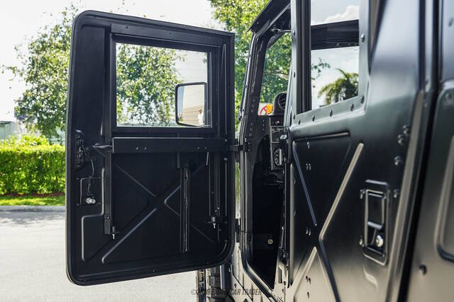 2018 AM General Hummer