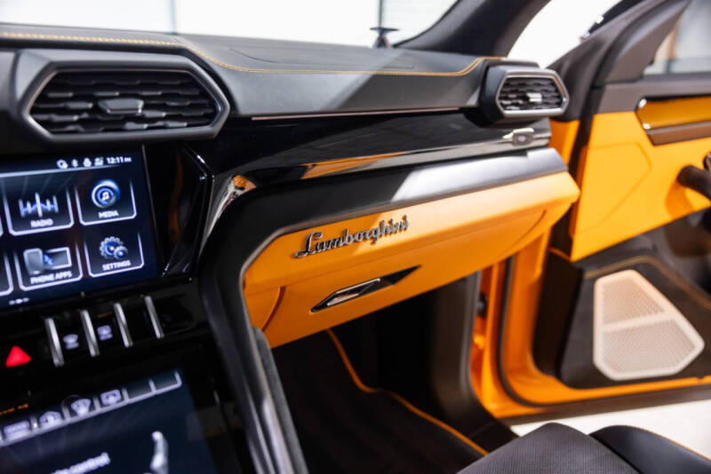 2024 Lamborghini Urus S