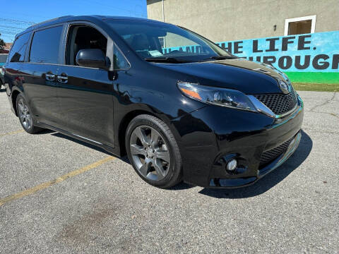 2015 Toyota Sienna for sale at D Mendoza Dealer Inc in Los Angeles CA