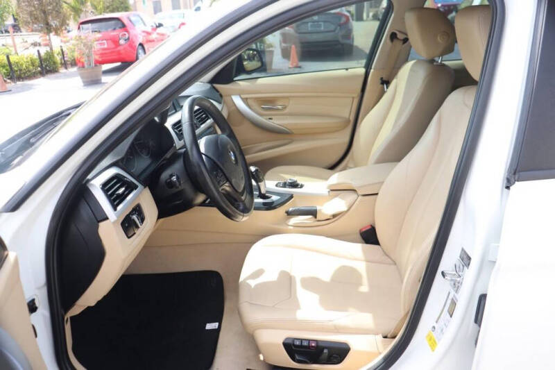 2012 BMW 3 Series 328i