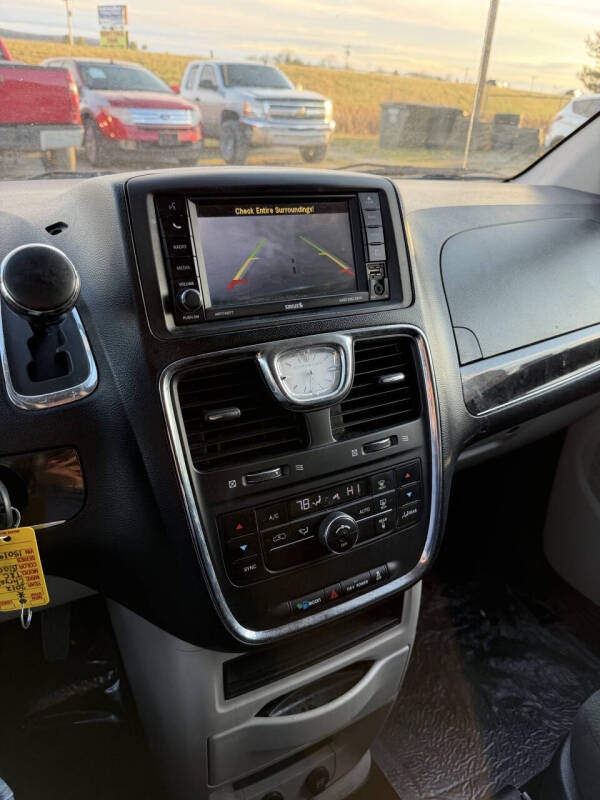 2012 Chrysler Town and Country Touring