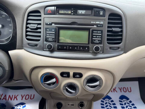 2011 Hyundai Accent GLS