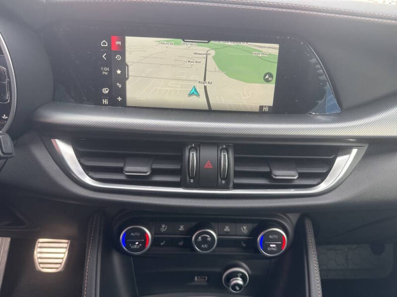 2025 Alfa Romeo Stelvio Intensa